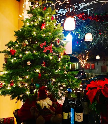 christmas tree in campbell restaurant